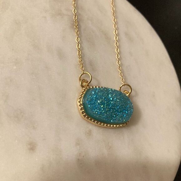 Druzzy faux Gold chain necklace - Picture 3 of 6